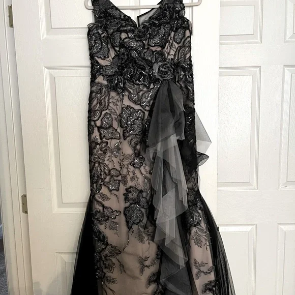 Montage by Mon Cherie Gown - Picture 3 of 13